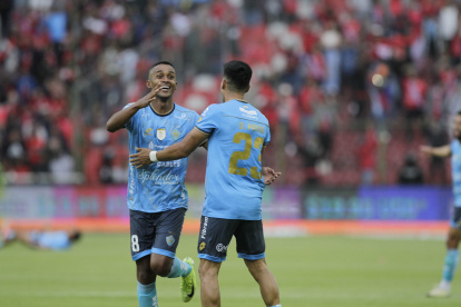 La celebración de los jugadores de El Nacional tras ganar la final de la Copa Ecuador.