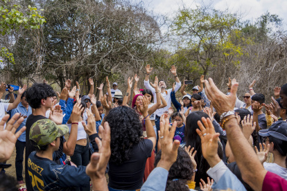 El rito de los comuneros para pedir a los dioses Guancavilcas por mejores días para la tierra.