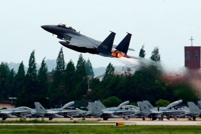 Corea del Sur desplegó aviones de combate tras la entrada no autorizada de aviones rusos y chinos en su zona aérea