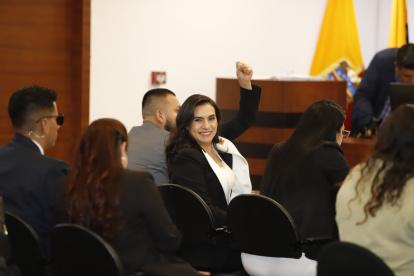 Verónica Abad en el Complejo Judicial a la espera de la audiencia de acción de protección.