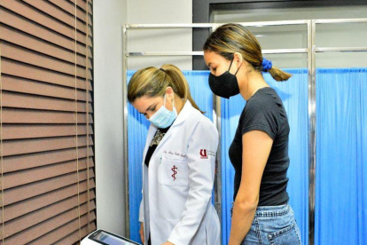 Servicios. Estudiantes y médicos especialistas atienden a los estudiantes y a la ciudadanía en general.