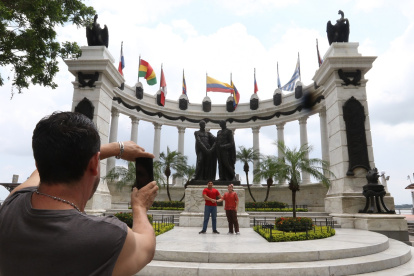 El Hemiciclo de la Rotonda es uno de los puntos turísticos más importantes de Guayaquil.