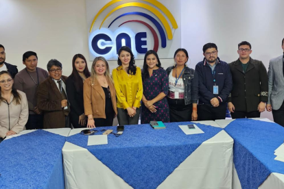 Candidatas a la Vicepresidencia se reunieron con delegados de universidades, para planificar el debate del 12 de enero.