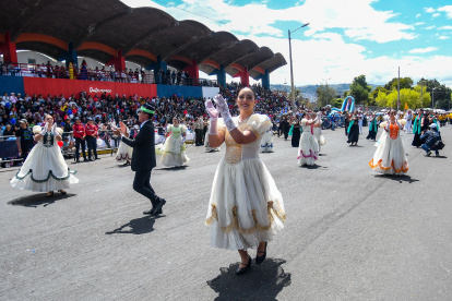 Este 30 de noviembre se realizó el Desfile de la Confraternidad en la Tribuna del Sur.