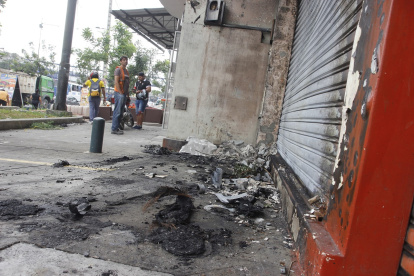 Los extorsionadores colocan explosivos en los locales para amedrentar a sus propietarios.