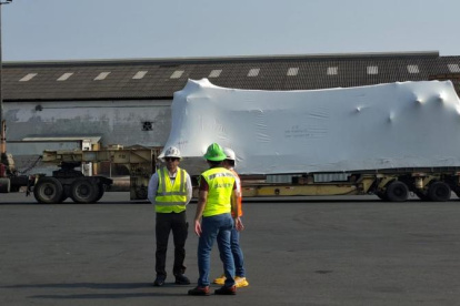 Arribaron 23 nuevos generadores para la central termoeléctrica del Salitral.