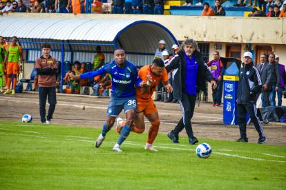 Loja 30 de novielbre de 2024, Libertar de Loja vence 2 x 1 a Emelec y salva la categorÃ­a CÃ©sar Pasaca / API