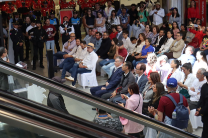 El alcalde Pabel Muñoz asistió al evento por el primer año de operaciones del Metro de Quito.