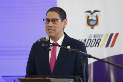 César Martín, ministro de Telecomunicaciones, en rueda de prensa.