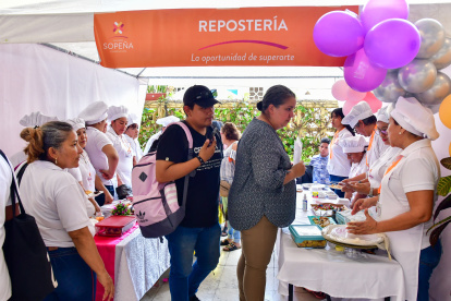 Demostración. Se instalaron 14 carpas y se exhibirán proyectos en tres laboratorios.