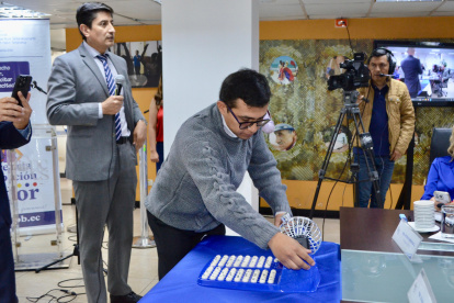 El sorteo se realizó en presencial del CPCCS y con notario público.