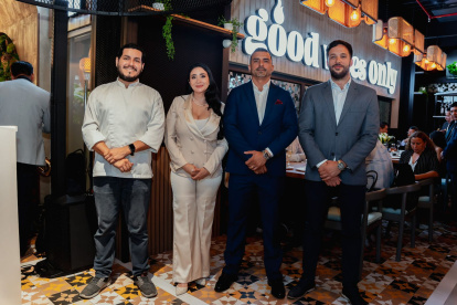 Andrés Robles Chef Asesor, Andrea Zambrano Gahón de Mendoza Directora de Truefood, José Aníbal Mendoza Gerente General de Truefood y Juan Banovsky Enólogo de Dos Hemisferios.