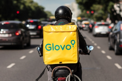 Labor. Una de las personas que trabaja como repartidor en la empresa Glovo.
