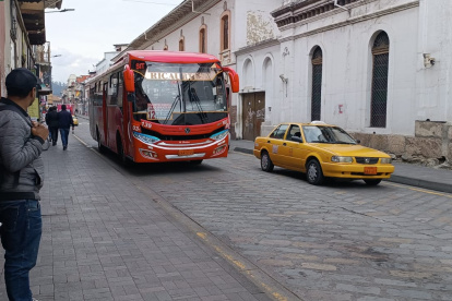 El gremio de transportistas pide se aplique el incremento del pasaje urbano desde 2025.