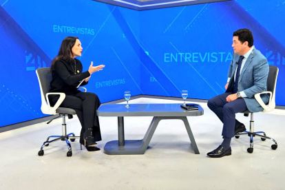La ministra de Energía (encargada), Inés Manzano, en entrevista este 3 de diciembre de 2024.