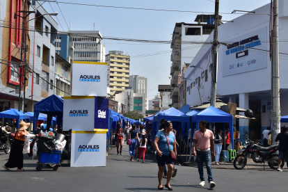 Los corredores navideños se encuentran en el centro.