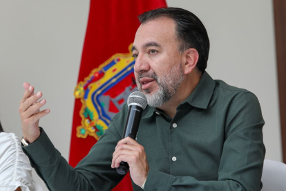 Pabel Muñoz asegura que coordina con el Ministro de Gobierno para realizar la serenata quiteña el 5 de diciembre.