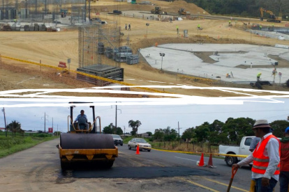 Una cárcel y una carretera estatal son las obras más costosas del gobierno de Daniel Noboa.