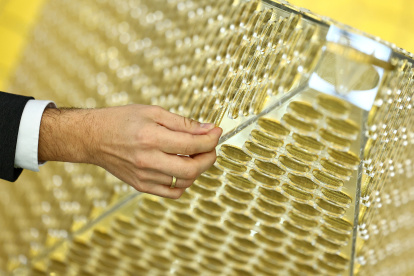 Decoración. El árbol de Navidad de oro, de la  empresa alemana Proaurum.