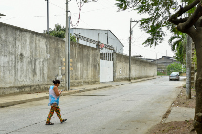 Afuera de esta empresa dejaron un artefecto explosivo que no detonó.