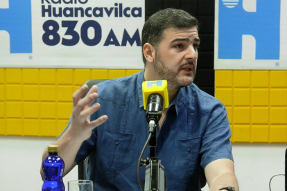 El alcalde de Guayaquil abordó la problemática del incendio forestal en Cerro Azul