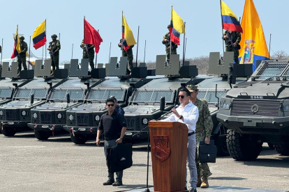La entrega de blindados fue en la plataforma norte del Ala de Combate #23 en Jaramijó.