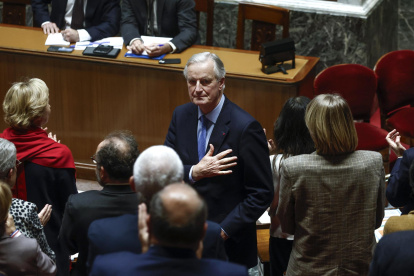 El primer ministro francés, Michel Barnier, tras pronunciar un discurso durante un voto de censura contra su gobierno en la Asamblea Nacional, en París, el 04 de diciembre de 2024.