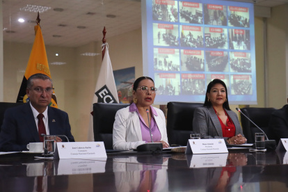 Diana Atamaint habló de los candidatos presidenciales que no cuentan aún con la cápsula de seguridad para las elecciones 2025.