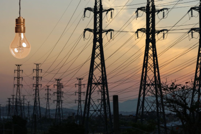 Cortes de luz en Ecuador reducen a cinco horas este fin de semana.
