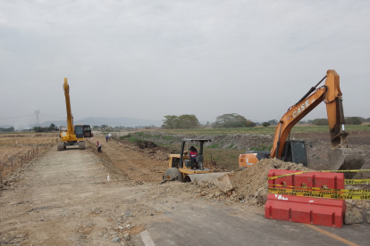 Acción. El Municipio inició con el retiro del escombro en la vía.
