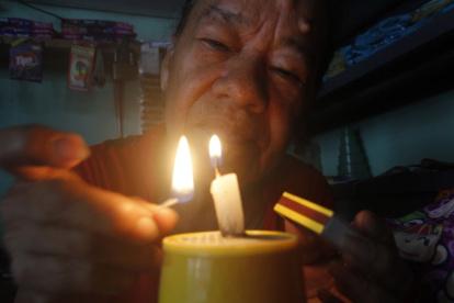 Los cortes de luz en Ecuador se reducen a tres horas