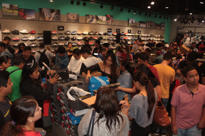 En la semana del Black Friday, cientos de ecuatorianos aprovecharon las ofertas.