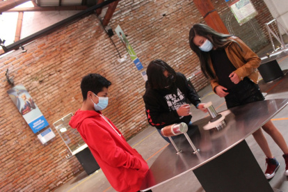 Juego. En el MIC también existen otros juegos que enseñan física.