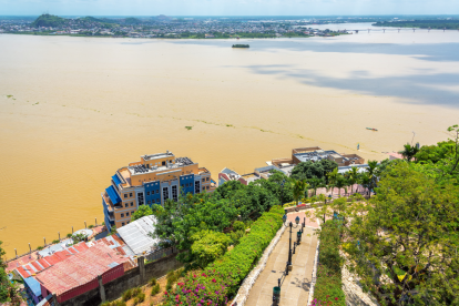 El uso del Río Guayas para aliviar el tráfico de Guayaquil genera más apoyo que rechazo.