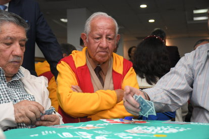 El quiteño de 71 años es abogado litigante y conoció la práctica del 40 en el barrio de San Roque (centro) y empezó a ser juez desde el Mundial de 1987.