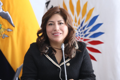 La asambleísta Inés Alarcón hizo el pedido del cambio en el orden del día.