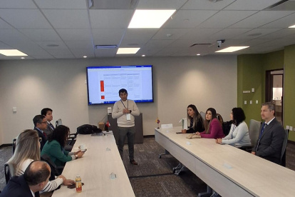 Una delegación de negociadores ecuatorianos y funcionarios de instituciones técnicas competentes llegaron a Ottawa.