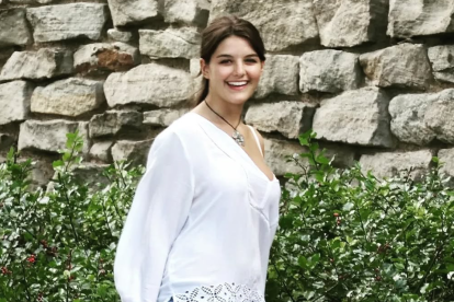 La hija de Tom Cruise y Katie Holmes es ya una joven de 18 años.