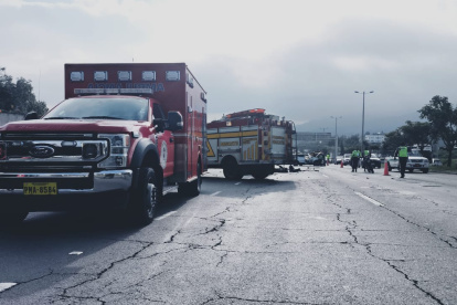 El accidente de tránsito en la Ruta Viva dejó dos personas heridas.