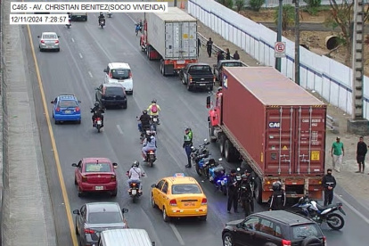 Un accidente de tránsito se registró en la vía Perimetral, cerca del ingreso a Socio Vivienda, la mañana de este miércoles 11 de diciembre.