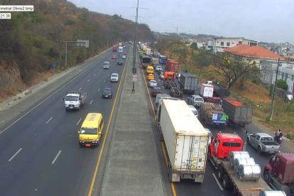 Congestionamiento vehicular se registró en la vía Perimetral, la mañana de este miércoles 11 de diciembre.