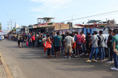 Migrantes sudamericanos en México, quienes buscan entrar en Estados Unidos.