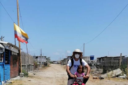 Trabajan para superar la situación de pobreza en la que viven millones de personas