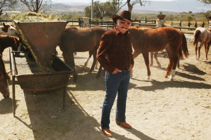 Vicente Fernández, fotos reservadas para sus álbumes póstumos
