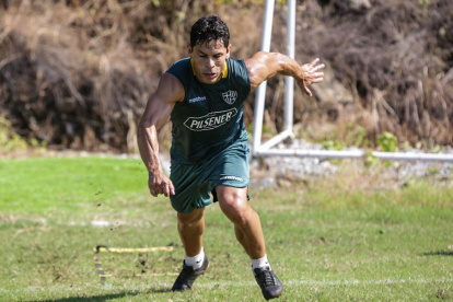 Matías Oyola dirigiría a Barcelona en su aniversario 100.