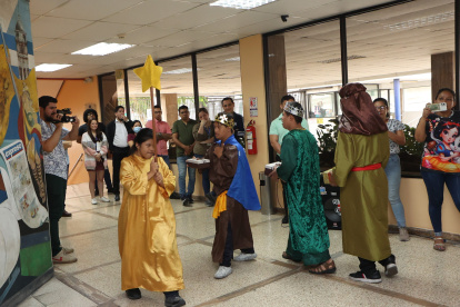 Los niños interpretaron el nacimiento de Jesús