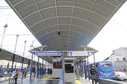 Los trabajos de repavimentación del carril exclusivo de la Ecovía llegan a la Estación Marín Central