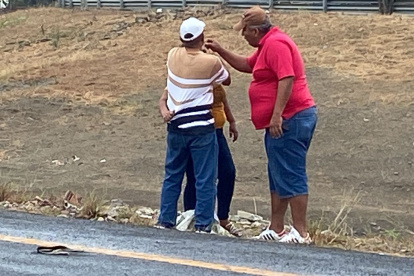 Panorama. Familiares de Joel Villacís lloraban desconsolados al confirmar que el cuerpo era de su ser querido