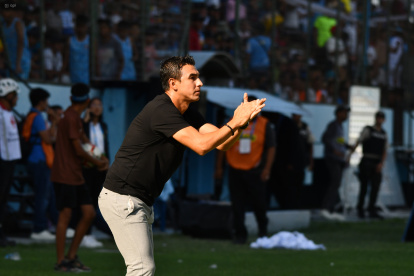 Efrén Mera actualmente es el entrenador del Manta FC, con el que ascendió a la Serie A.