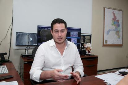 FERNANDO CORNEJO. ENTREVISTA FERNANDO CORNEJO MUNICIPIO DE GUAYAQUIL PERIODISTA:  JUAN DANIEL PONCE . AG-EXTERNOS.